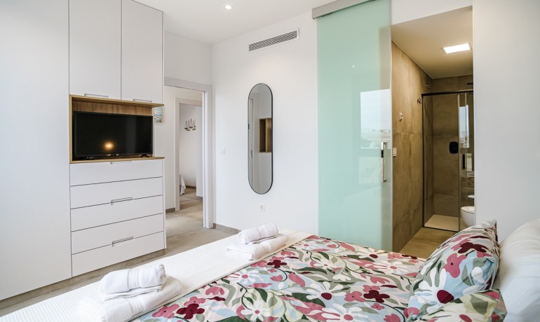 Venta - Apartamento / piso -
LO PAGÁN