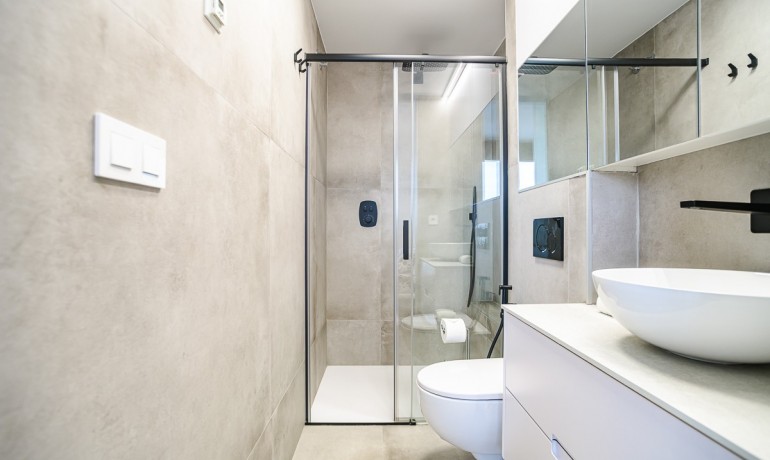 Venta - Apartamento / piso -
LO PAGÁN