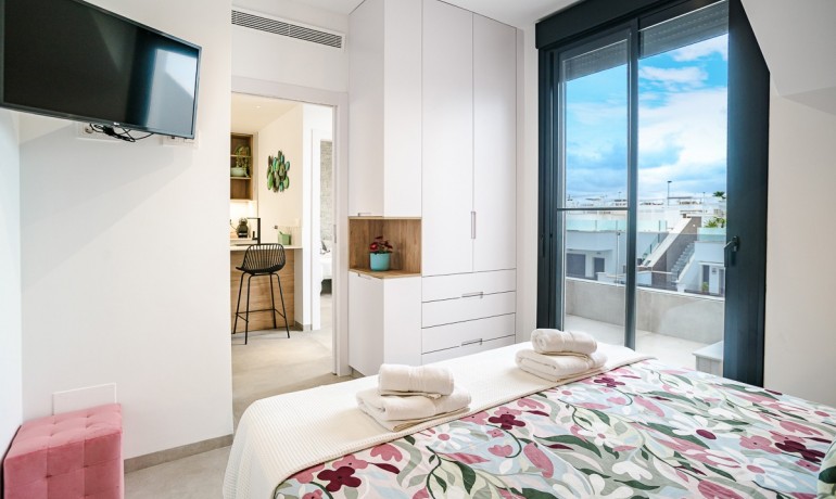 Venta - Apartamento / piso -
LO PAGÁN