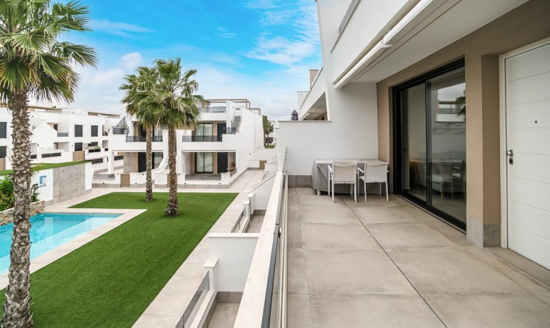 Venta - Apartamento / piso -
LO PAGÁN