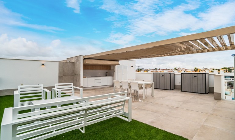 Venta - Apartamento / piso -
LO PAGÁN