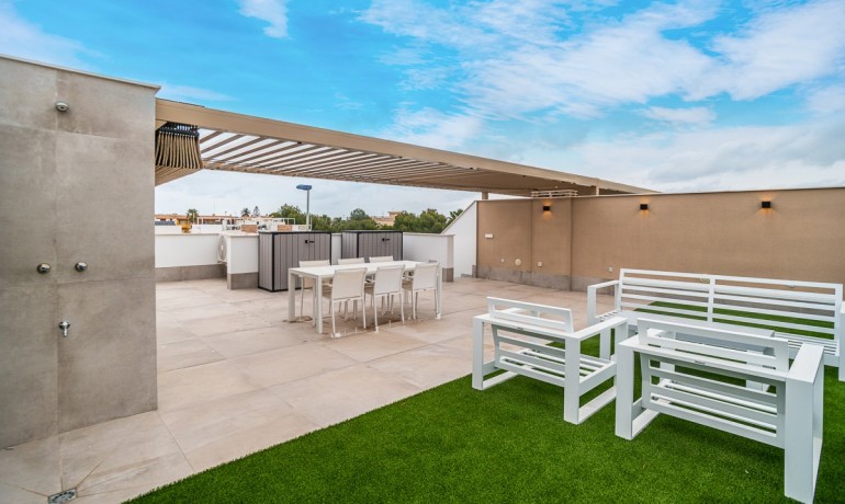 Venta - Apartamento / piso -
LO PAGÁN