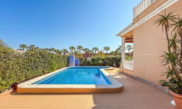 Venta - Villa -
Torrevieja - Torrelamata - La Mata