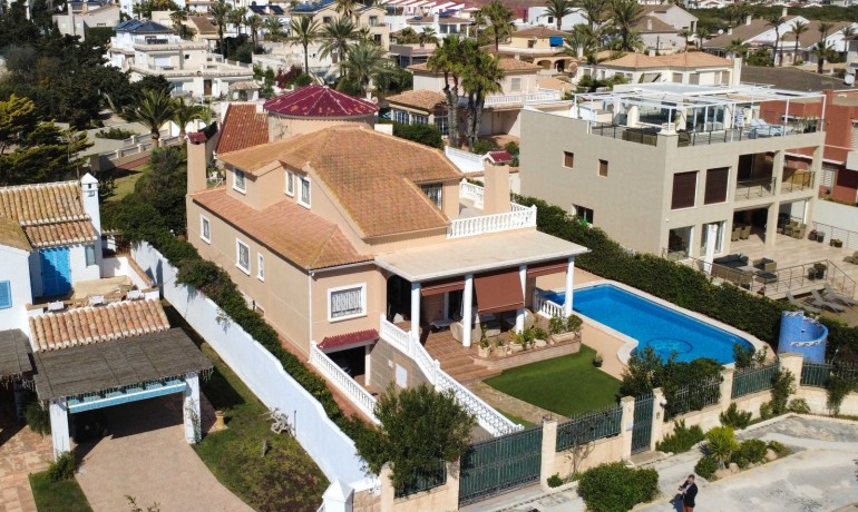 Venta - Villa -
Torrevieja - Torrelamata - La Mata