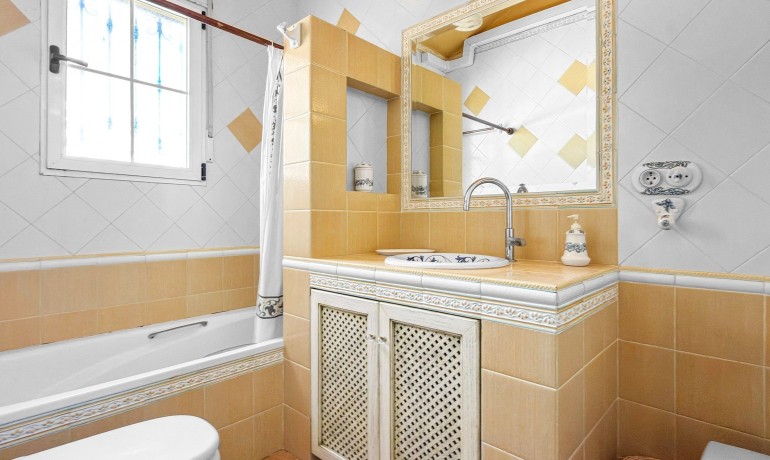 Venta - Villa -
Torrevieja - Torrelamata - La Mata