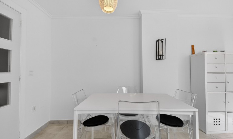 Venta - Apartamento / piso -
Guardamar - CENTRO