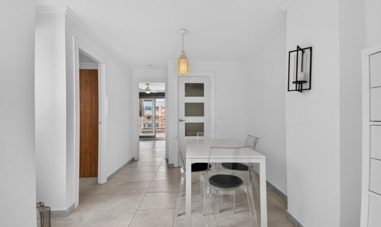 Venta - Apartamento / piso -
Guardamar - CENTRO