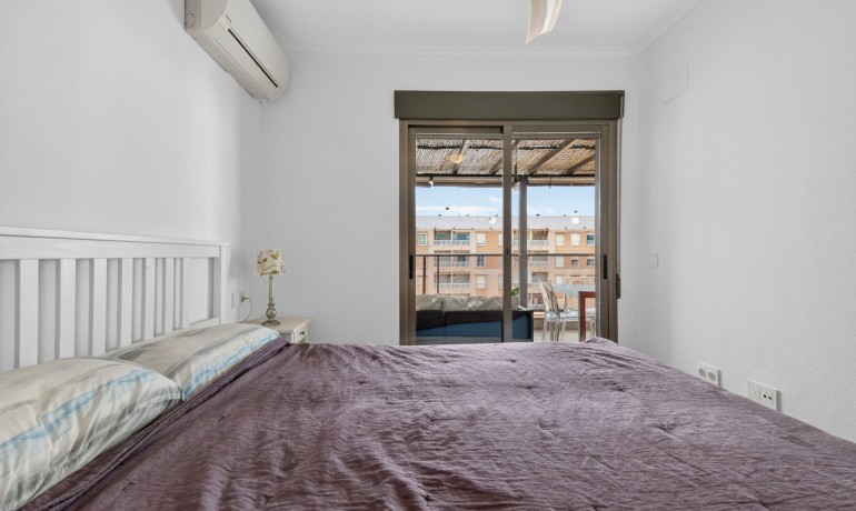 Venta - Apartamento / piso -
Guardamar - CENTRO