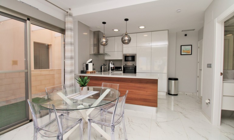 Venta - Villa -
Villamartin