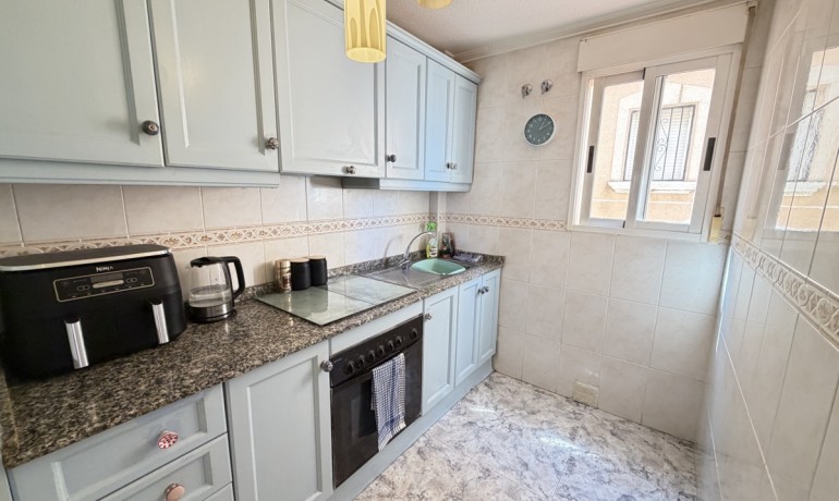 Venta - Apartamento / piso -
La Zenia