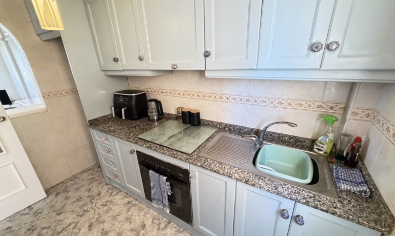 Venta - Apartamento / piso -
La Zenia