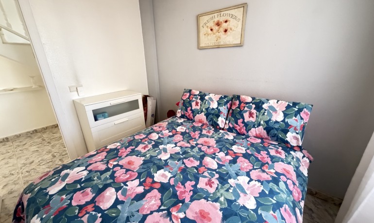 Venta - Apartamento / piso -
La Zenia