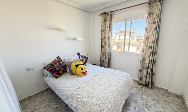 Venta - Apartamento / piso -
La Zenia