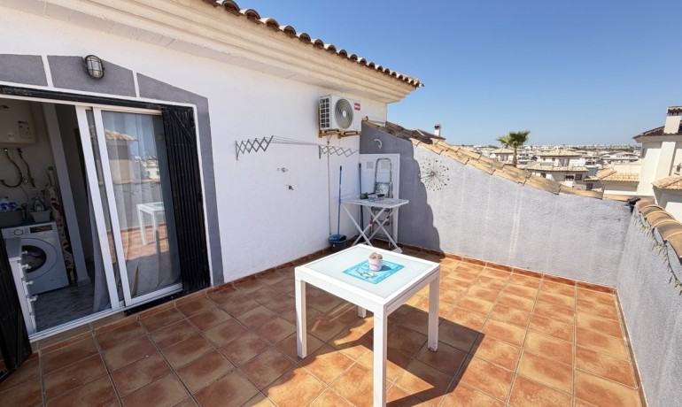 Venta - Apartamento / piso -
La Zenia