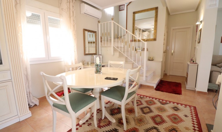 Revente - Villa -
Algorfa - Montebello