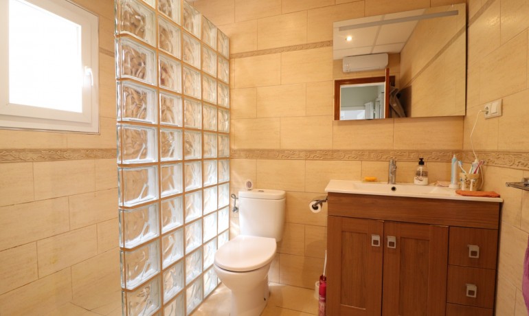 Revente - Villa -
Algorfa - Montebello