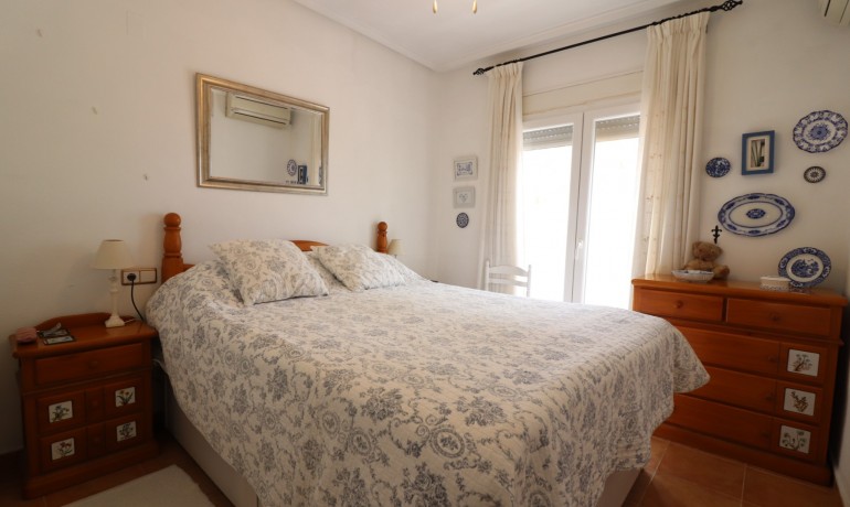 Revente - Villa -
Algorfa - Montebello