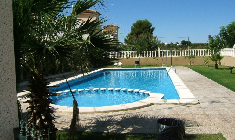 Revente - Villa -
Algorfa - Montebello