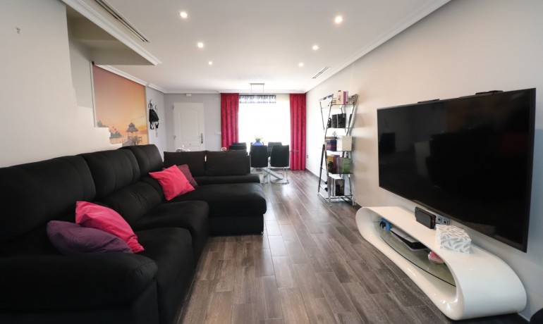 Revente - Maison -
Redovan - Redovan - Town