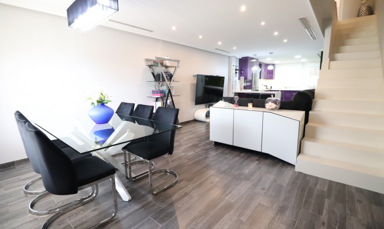 Revente - Maison -
Redovan - Redovan - Town