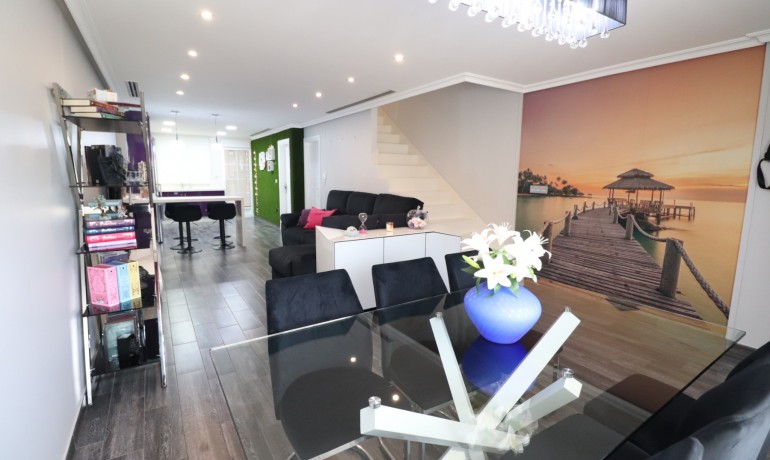 Revente - Maison -
Redovan - Redovan - Town