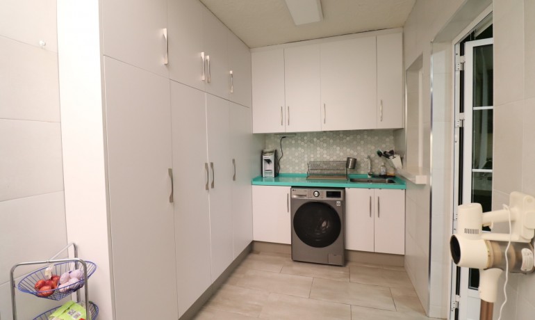 Revente - Maison -
Redovan - Redovan - Town