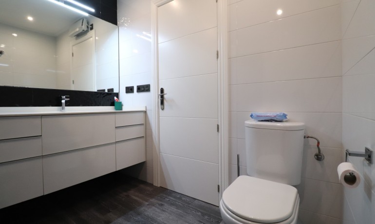 Revente - Maison -
Redovan - Redovan - Town