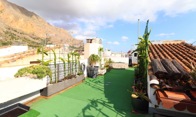 Revente - Maison -
Redovan - Redovan - Town