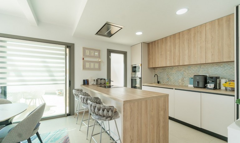 Revente - Villa -
Orihuela Costa* - Villamartin Golf