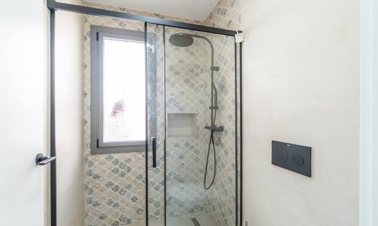 Revente - Villa -
Orihuela Costa* - Villamartin Golf