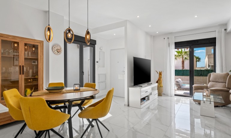 Herverkoop - Villa -
Benijofar* - Benijófar