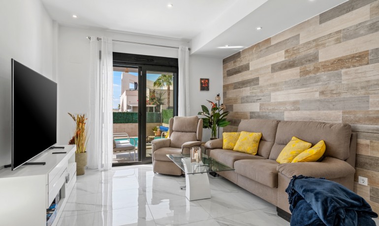 Herverkoop - Villa -
Benijofar* - Benijófar