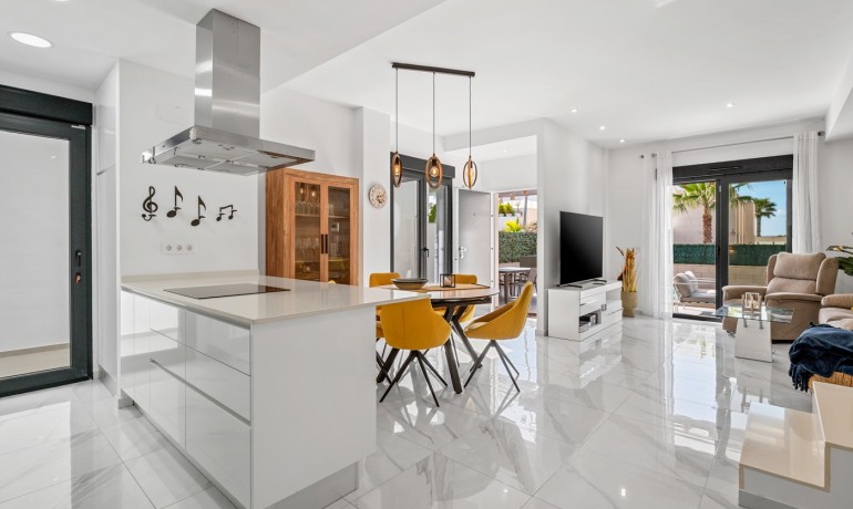 Herverkoop - Villa -
Benijofar* - Benijófar