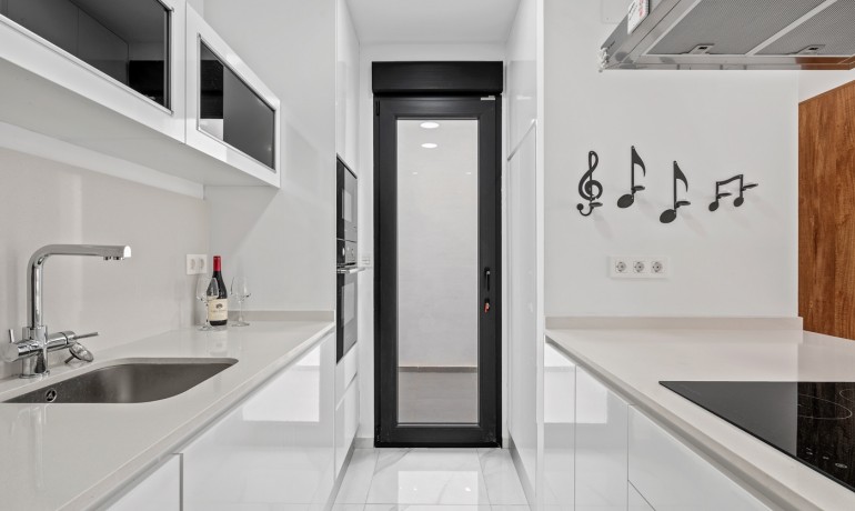 Herverkoop - Villa -
Benijofar* - Benijófar