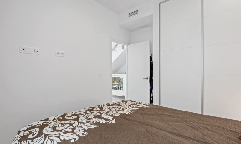 Herverkoop - Villa -
Benijofar* - Benijófar