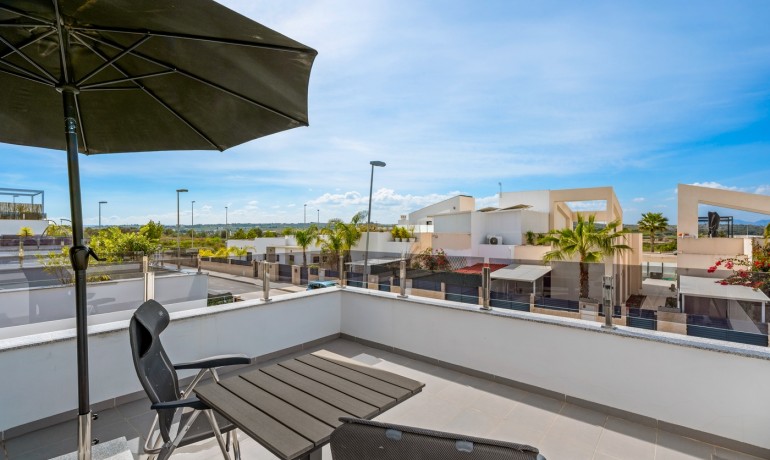 Herverkoop - Villa -
Benijofar* - Benijófar