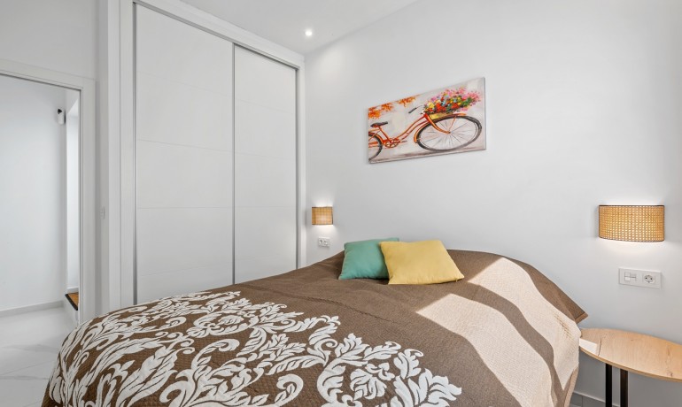 Herverkoop - Villa -
Benijofar* - Benijófar