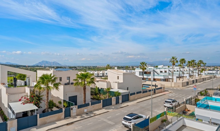 Herverkoop - Villa -
Benijofar* - Benijófar