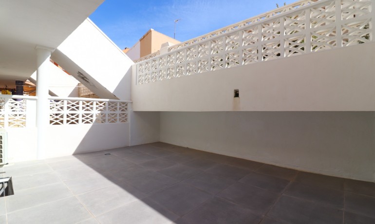 Sale - Apartment / Flat -
Torrevieja - Torre La Mata