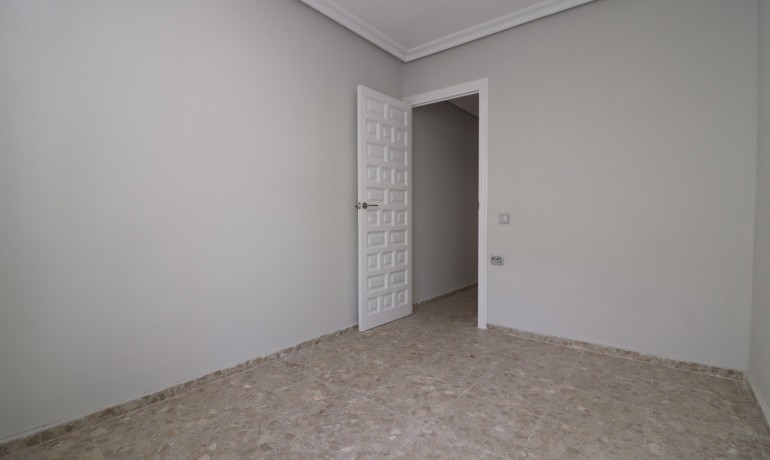 Sale - Apartment / Flat -
Torrevieja - Torre La Mata