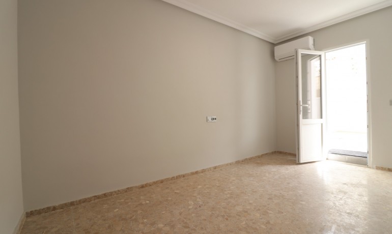 Sale - Apartment / Flat -
Torrevieja - Torre La Mata