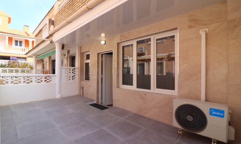 Sale - Apartment / Flat -
Torrevieja - Torre La Mata