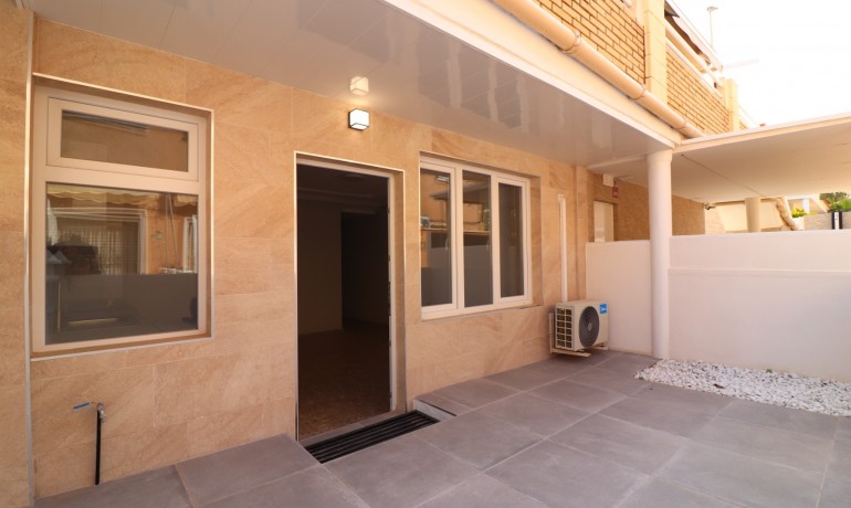 Sale - Apartment / Flat -
Torrevieja - Torre La Mata