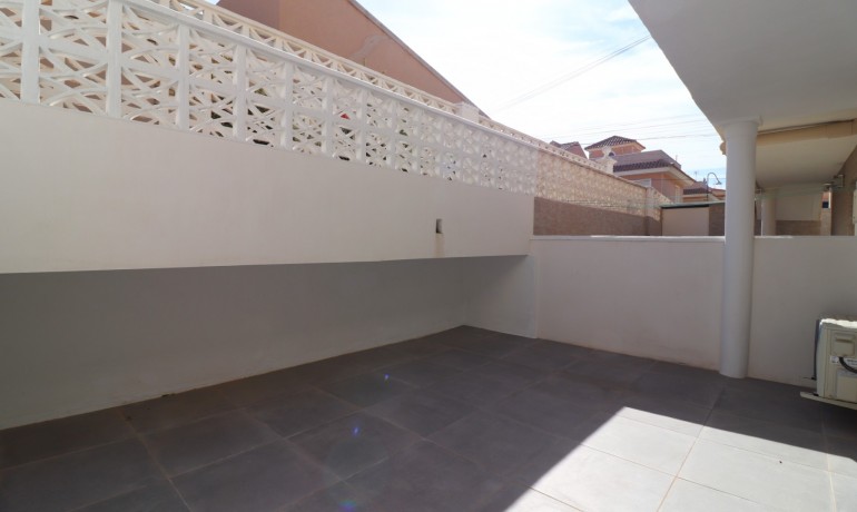 Sale - Apartment / Flat -
Torrevieja - Torre La Mata
