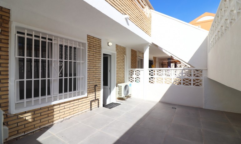 Sale - Apartment / Flat -
Torrevieja - Torre La Mata