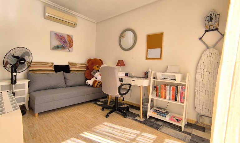 Herverkoop - Villa -
Guardamar del Segura - El Raso