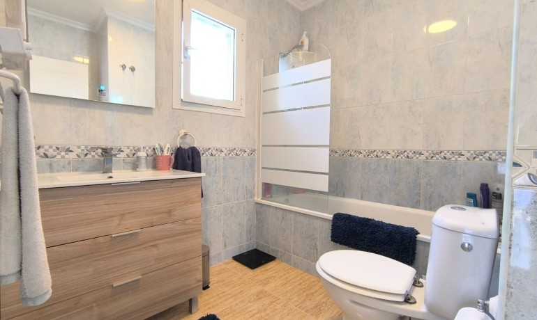 Herverkoop - Villa -
Guardamar del Segura - El Raso