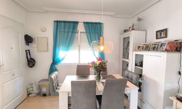 Herverkoop - Villa -
Guardamar del Segura - El Raso