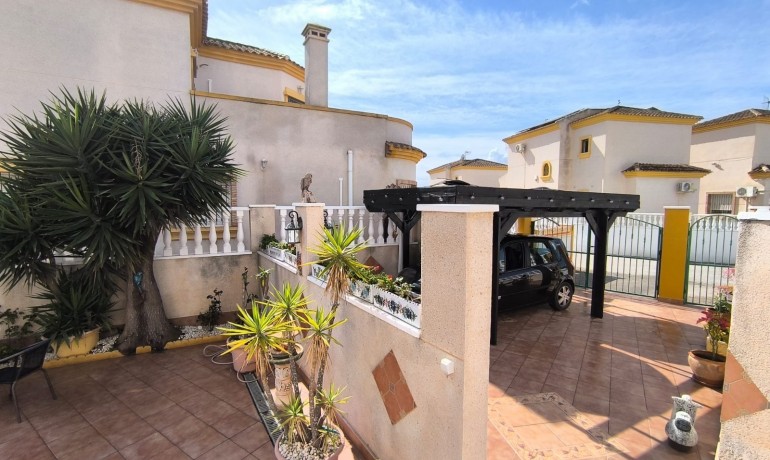 Herverkoop - Villa -
Guardamar del Segura - El Raso