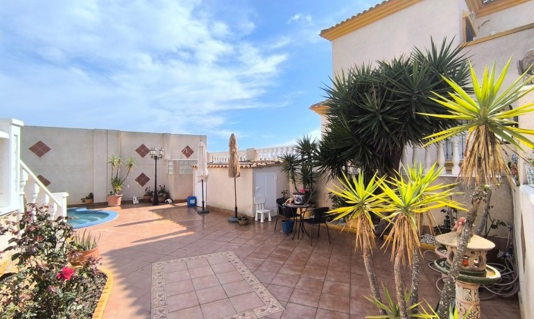 Herverkoop - Villa -
Guardamar del Segura - El Raso